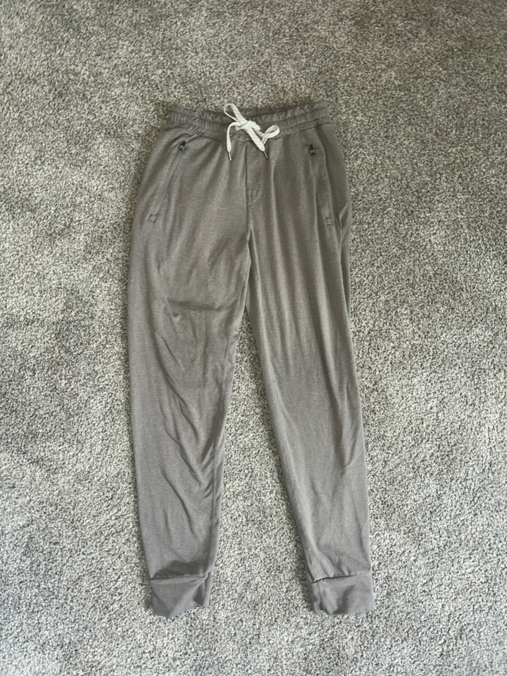 Vuori tan Gray Jogger Sweatpants with White Drawstring